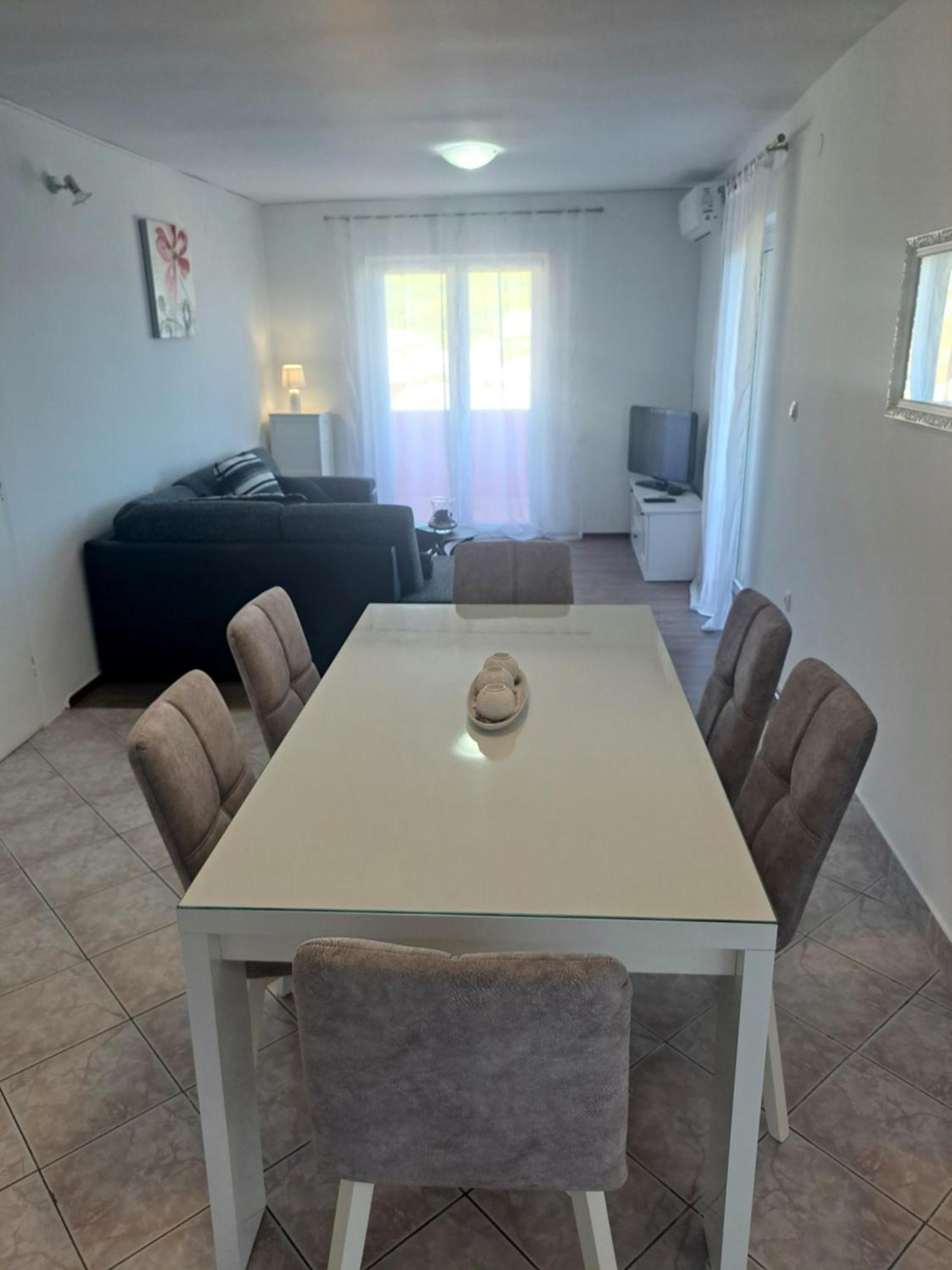 Lifestyle Apartment Podstrana Luaran gambar
